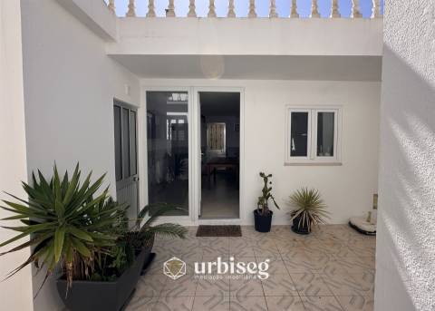 Moradia 4 quartos + 1 suite, 2 terraços e garagem na Cova Gala, Figueira da Foz