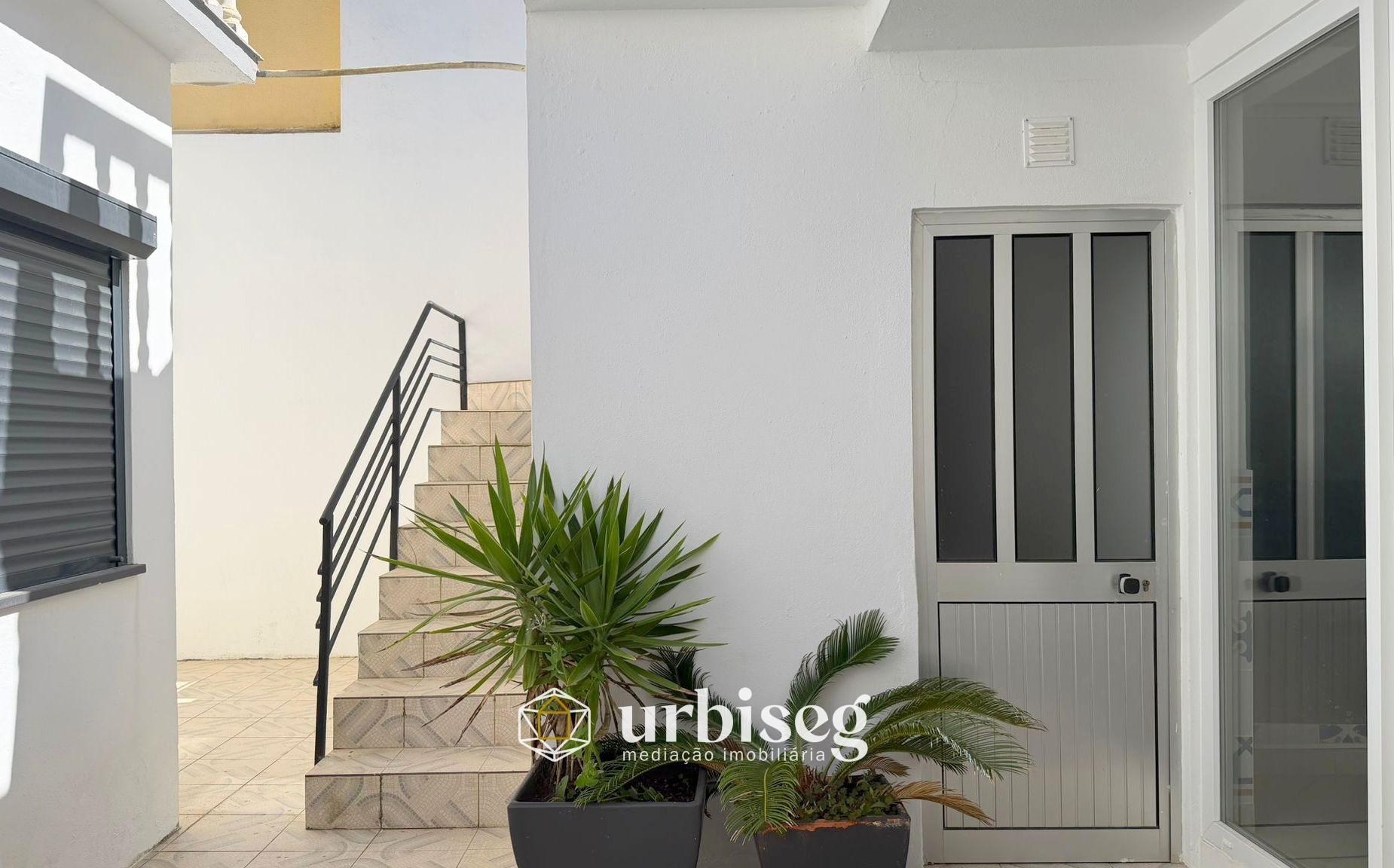 Moradia 4 quartos + 1 suite, 2 terraços e garagem na Cova Gala, Figueira da Foz