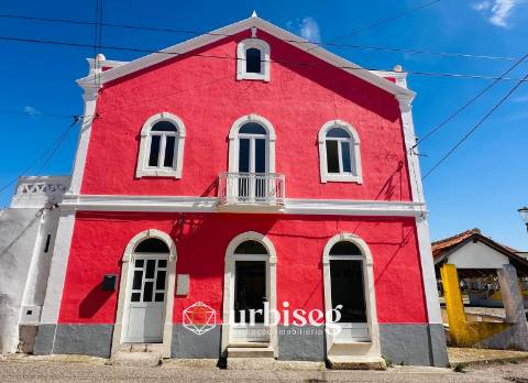 MORADIA REABILITADA COM 415M² | TERRAÇO | POTENCIAL COMERCIAL | ALQUEIDÃO – FIGUEIRA DA FOZ