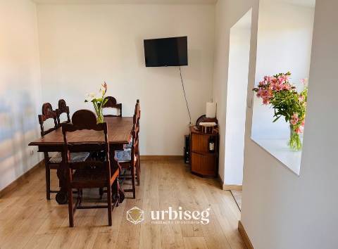 MORADIA REABILITADA COM 415M² | TERRAÇO | POTENCIAL COMERCIAL | ALQUEIDÃO – FIGUEIRA DA FOZ