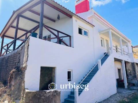 MORADIA REABILITADA COM 415M² | TERRAÇO | POTENCIAL COMERCIAL | ALQUEIDÃO – FIGUEIRA DA FOZ
