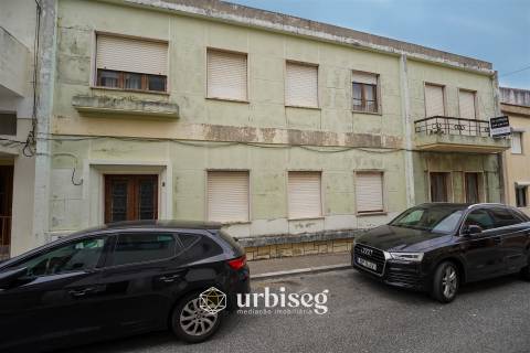 MORADIA T7 NO CENTRO DA FIGUEIRA DA FOZ COM GARAGEM PARA 4 CARROS