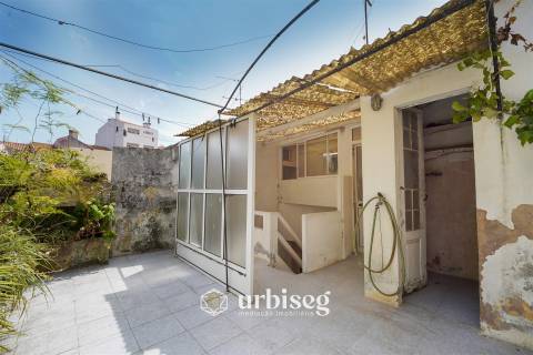 MORADIA T7 NO CENTRO DA FIGUEIRA DA FOZ COM GARAGEM PARA 4 CARROS