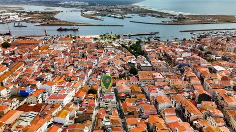 MORADIA T7 NO CENTRO DA FIGUEIRA DA FOZ COM GARAGEM PARA 4 CARROS
