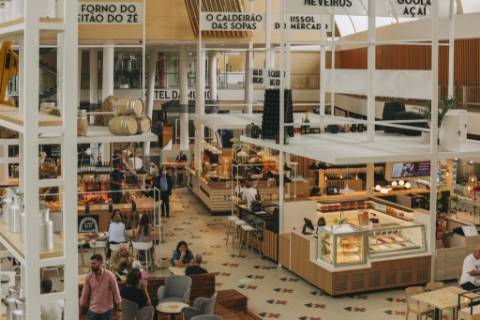 Apartamento T1 Duplex novo para venda, junto à Rotunda da Boavista e à Casa da Música, Porto