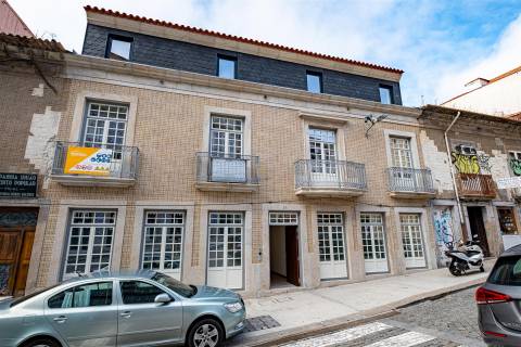 UNIDADE c/ T1 e T2 UTILIZAÇÃO INDEPENDENTE BAIXA DO PORTO