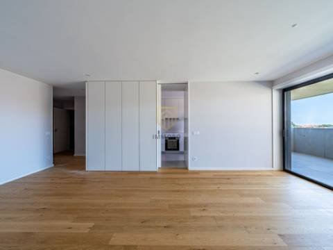 Apartamento T3 em condomínio fechado de luxo, à venda em Leça da Palmeira, Porto
