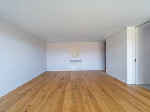 Apartamento T3 em condomínio fechado de luxo, à venda em Leça da Palmeira, Porto