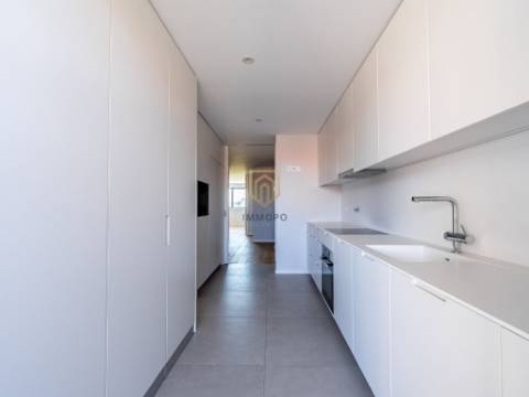 Apartamento T3 em condomínio fechado de luxo, à venda em Leça da Palmeira, Porto