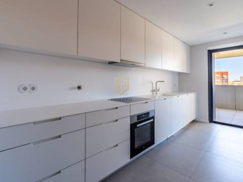 Apartamento T3 em condomínio fechado de luxo, à venda em Leça da Palmeira, Porto