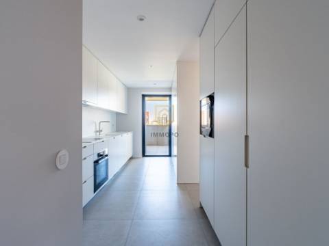 Apartamento T3 em condomínio fechado de luxo, à venda em Leça da Palmeira, Porto