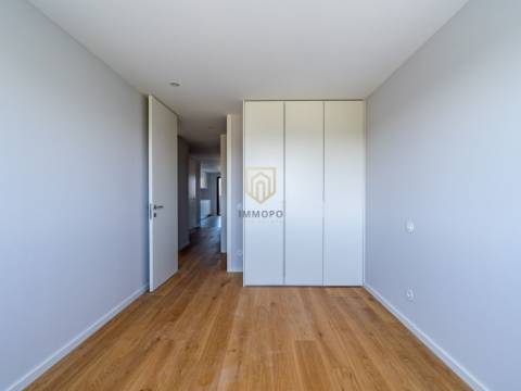 Apartamento T3 em condomínio fechado de luxo, à venda em Leça da Palmeira, Porto