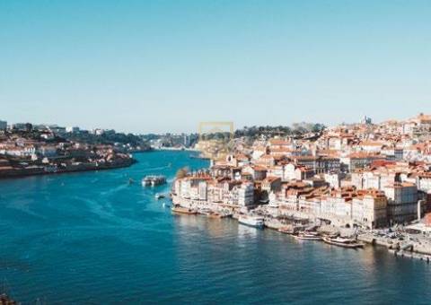 Moradia T3 exclusiva, com jardim privativo em Vila Nova de Gaia