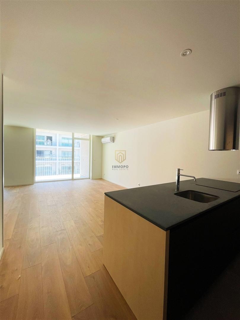 T3 no Platinum Terrace Apartments