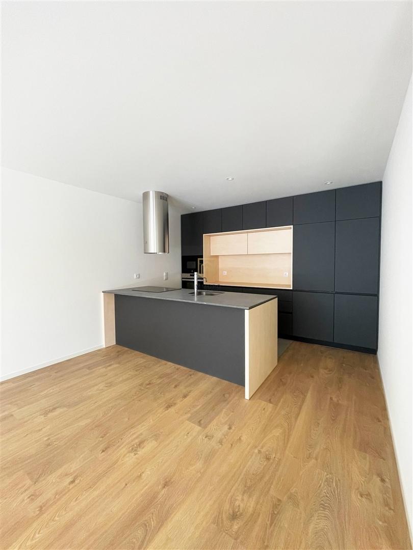 T3 no Platinum Terrace Apartments