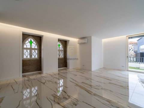 Moradia T3 nova com 4 frentes para venda em zona nobre de Leça da Palmeira, a 5 minutos da praia