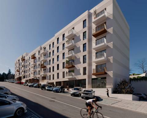 Loja com 67.5 m2, em Ermesinde, Santa Rita