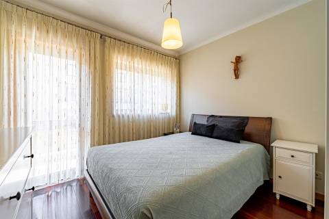 Moradia T4 com Piscina e Terraço em Leça da Palmeira