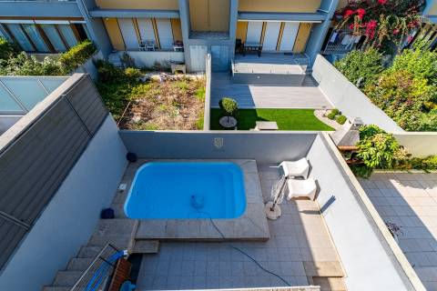 Moradia T4 com Piscina e Terraço em Leça da Palmeira