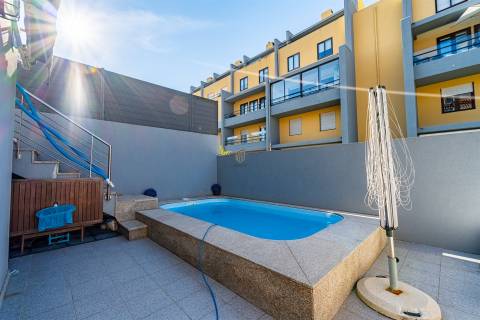 Moradia T4 com Piscina e Terraço em Leça da Palmeira
