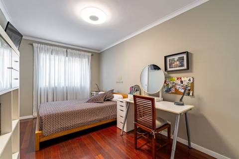 Moradia T4 com Piscina e Terraço em Leça da Palmeira