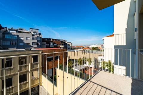 Apartamento T1 com varanda no centro do Porto