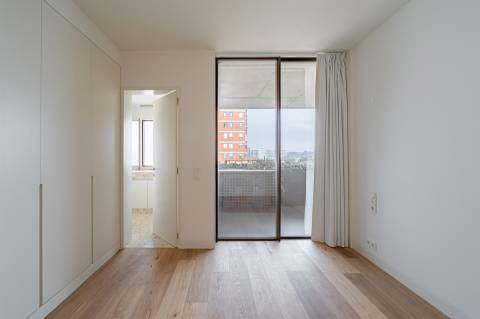 Apartamento T4 Venda em Lordelo do Ouro e Massarelos,Porto