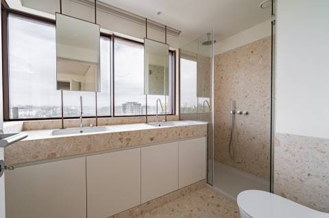 Apartamento T4 Arrendamento em Lordelo do Ouro e Massarelos,Porto