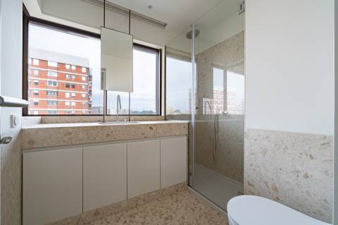 Apartamento T4 Arrendamento em Lordelo do Ouro e Massarelos,Porto