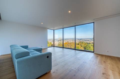 Fantástico apartamento T4 em condomínio fechado com piscina na Quinta de Cravel