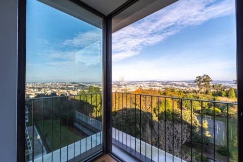 Fantástico apartamento T4 em condomínio fechado com piscina na Quinta de Cravel