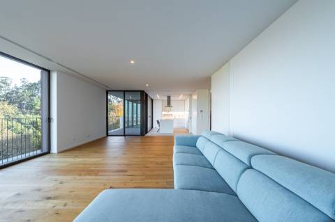 Fantástico apartamento T4 em condomínio fechado com piscina na Quinta de Cravel