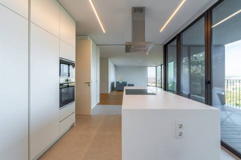 Fantástico apartamento T4 em condomínio fechado com piscina na Quinta de Cravel