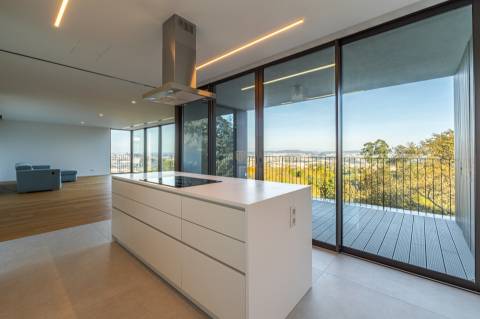 Fantástico apartamento T4 em condomínio fechado com piscina na Quinta de Cravel