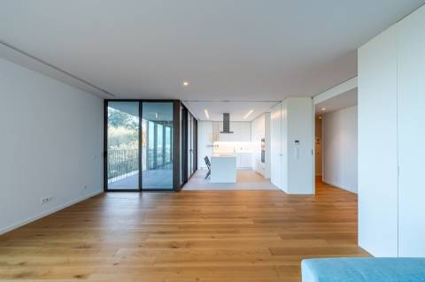 Fantástico apartamento T4 em condomínio fechado com piscina na Quinta de Cravel