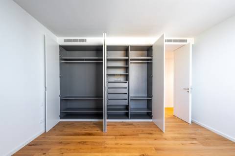 Fantástico apartamento T4 em condomínio fechado com piscina na Quinta de Cravel