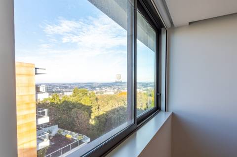 Fantástico apartamento T4 em condomínio fechado com piscina na Quinta de Cravel