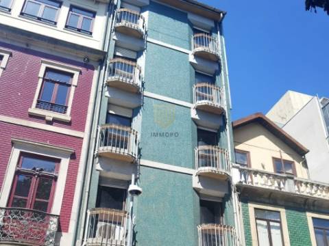 T3 Triplex na Rua do Almada, Porto, com jardim