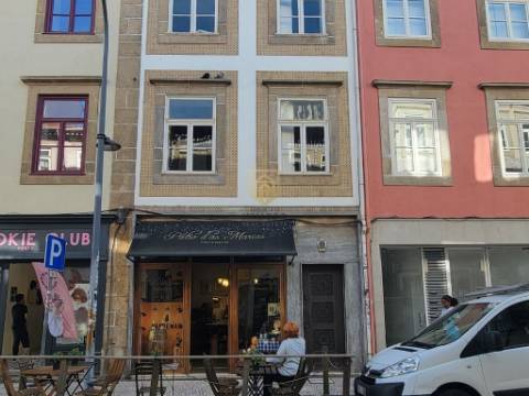 Apartamento T0 Duplex com varanda em Cedofeita no centro do Porto