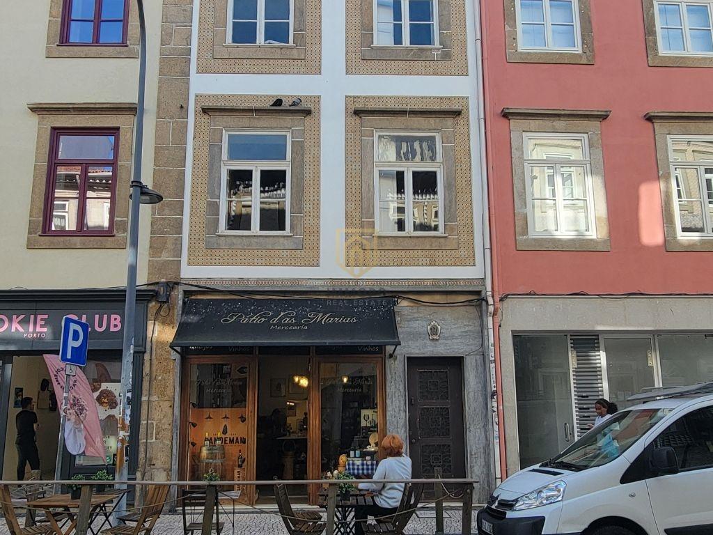 Apartamento T0 Duplex com varanda em Cedofeita no centro do Porto
