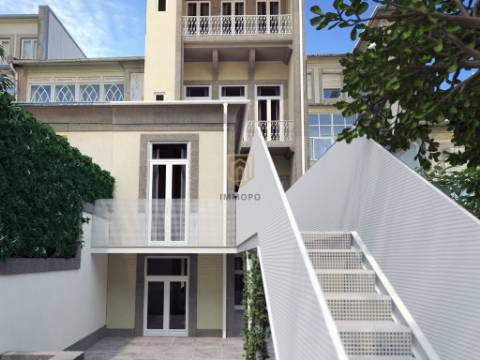 Apartamento T1 com jardim no centro do Porto