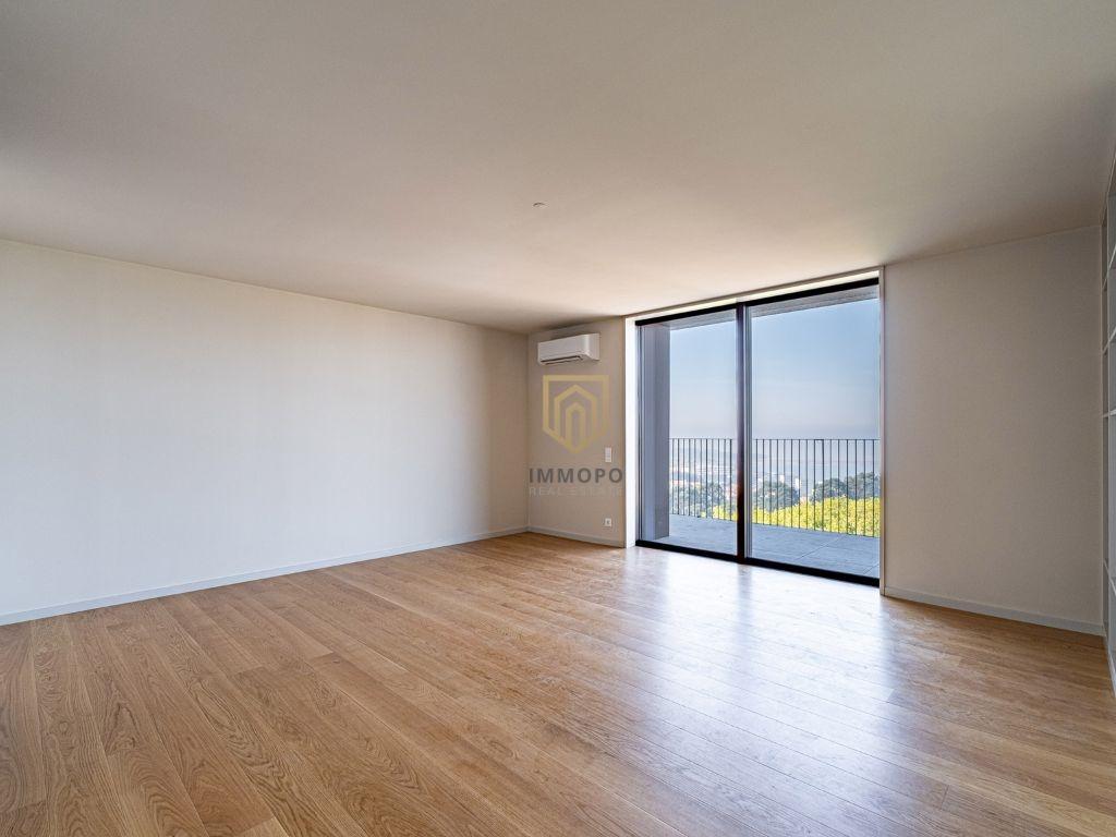 Apartamento T3 de Luxo, varanda panorâmica com vistas de Rio e Mar! Junto a Marginal do Rio Douro!