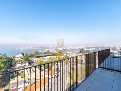 Apartamento T3 de Luxo, varanda panorâmica com vistas de Rio e Mar! Junto a Marginal do Rio Douro!