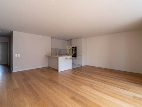 T3 Novo, varanda panorâmica com vistas de Rio e Mar!