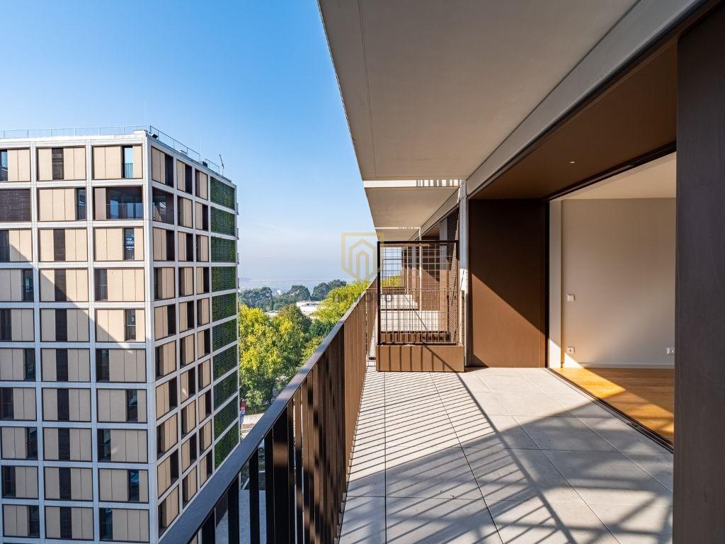 T3 Novo, varanda panorâmica com vistas de Rio e Mar!