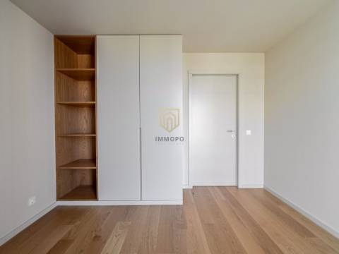 T3 Novo, varanda panorâmica com vistas de Rio e Mar!