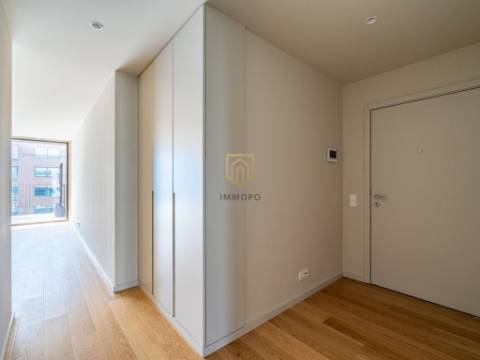 T3 Novo, varanda panorâmica com vistas de Rio e Mar!