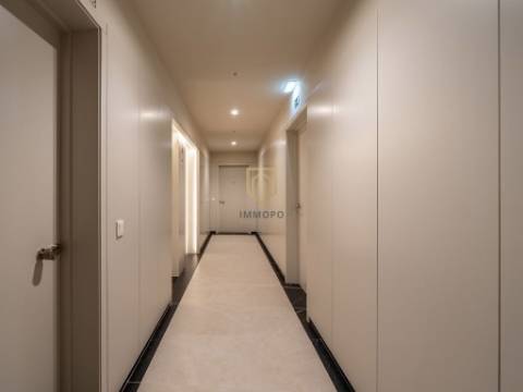 T3 Novo, varanda panorâmica com vistas de Rio e Mar!