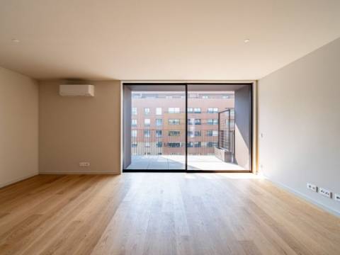 T3 Novo, varanda panorâmica com vistas de Rio e Mar!