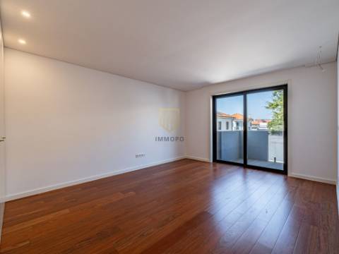 Apartamento T3 NOVO em Mafamude - Vila Nova de Gaia